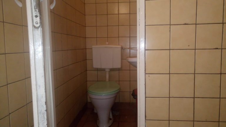 Wyposażenie Toalet w Szkole Filialnej w Luboczy.