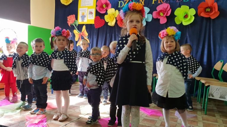 Dzień Edukacji Narodowej, Dzień Przedszkolaka oraz otwarcie szkolnych łazienek w szkole w Luboczy